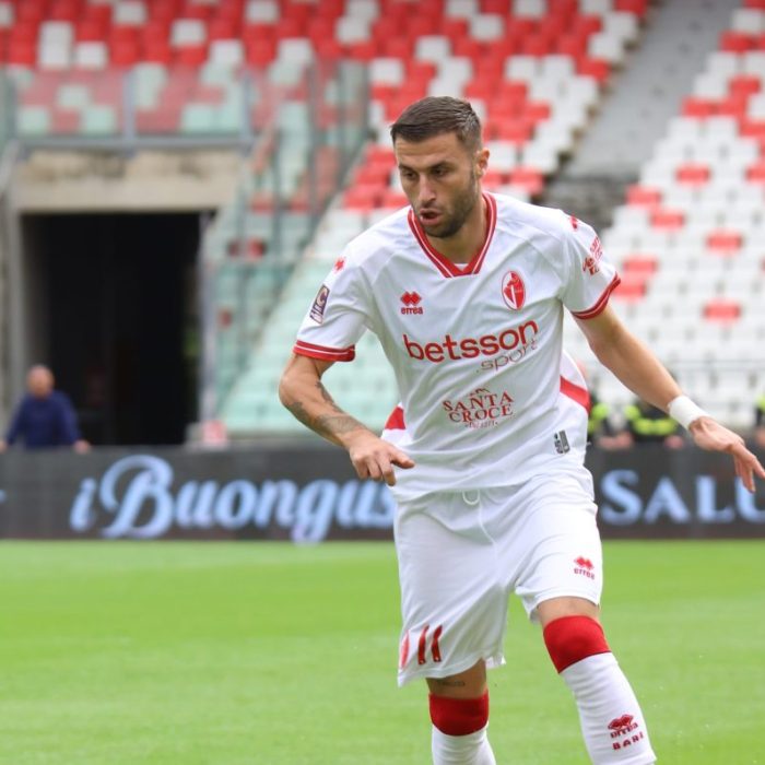 Bari-Scafatese, le probabili formazioni. Dubbio modulo per Rastelli, in avanti Tribuzzi o Esposito, c’è Colangiuli?