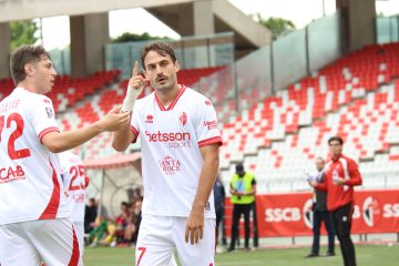 Bari, tutto facile con il Giugliano: Butic e Maggiore regalano i tre punti