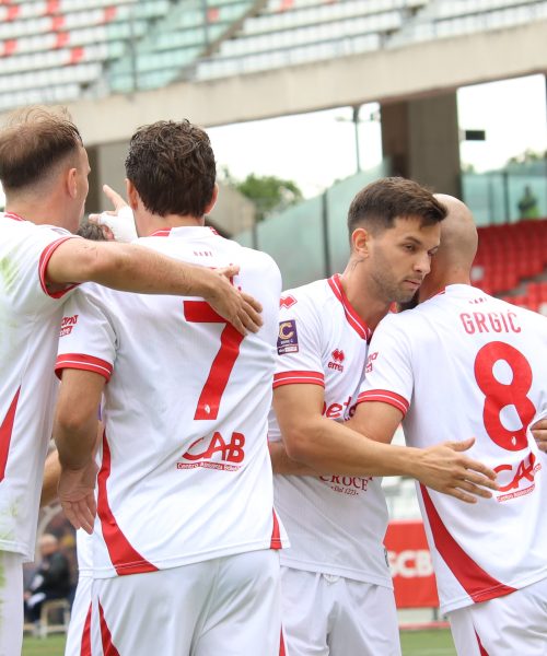 Secondo posto e miglior difesa: cosa manca al Bari per il salto di qualità?