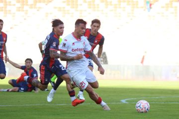 Bari, solo 0-0 con il Crotone ultimo in classifica: fischi dai pochi del San Nicola