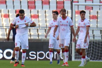 Le pagelle di Bari-Crotone: Gomez evanescente, male Elia, Grgic e Maggiore impalpabili