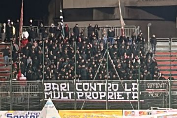 Giudice Sportivo dopo la Coppa: 600 euro di ammenda per lancio di fumogeni, 1 turno a Esposito